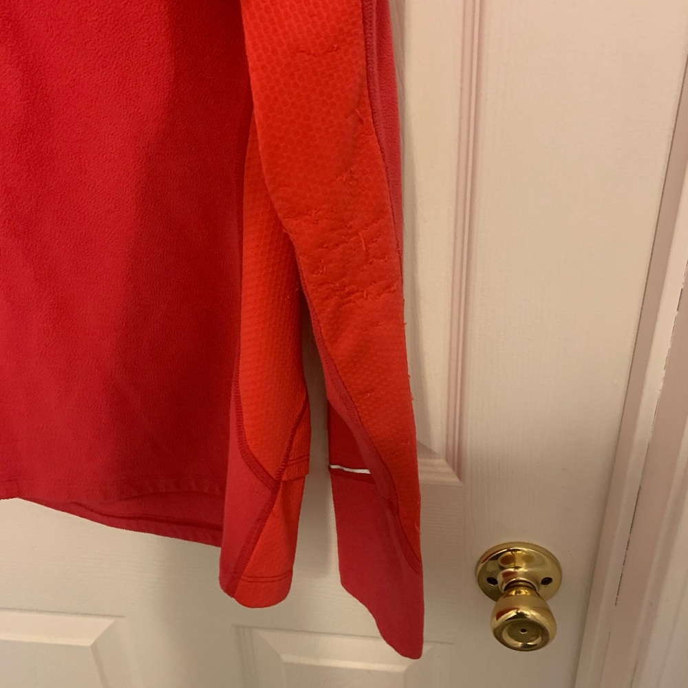 The North Face size medium pullover - Picture 4 of 6